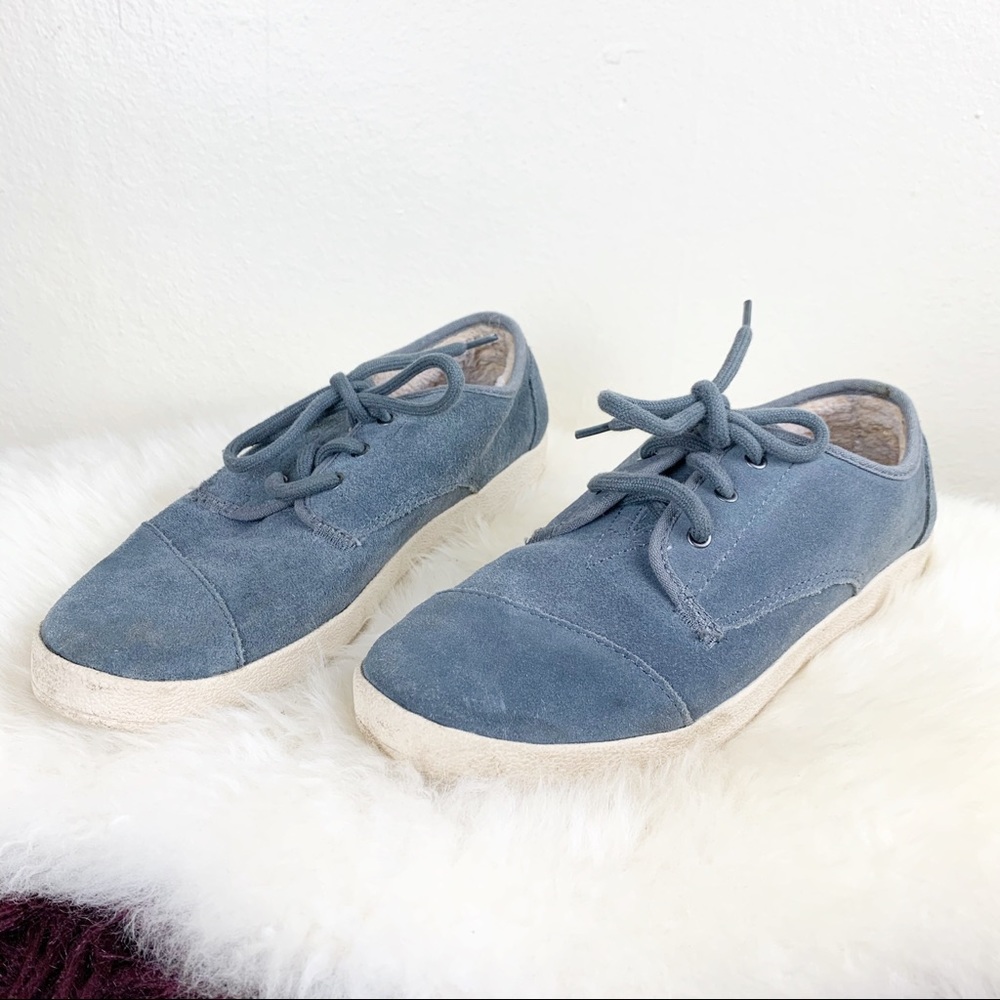 Toms navy lines Sneaker - size 8